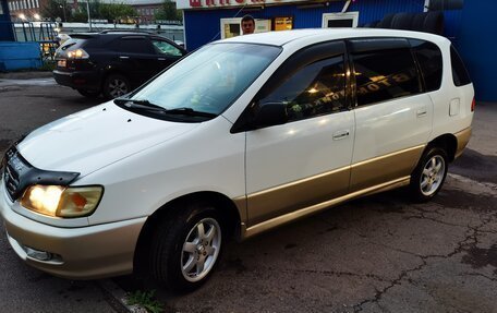 Toyota Ipsum II, 1997 год, 550 000 рублей, 1 фотография