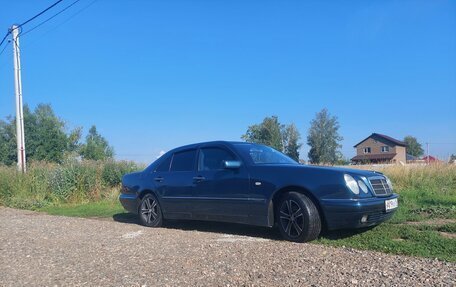 Mercedes-Benz E-Класс, 1998 год, 490 000 рублей, 2 фотография