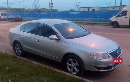 Volkswagen Passat B6, 2007 год, 690 000 рублей, 2 фотография