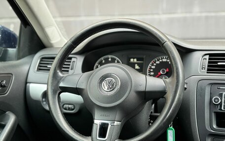 Volkswagen Jetta VI, 2011 год, 819 000 рублей, 12 фотография