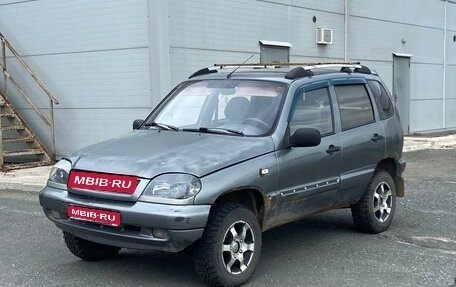 Chevrolet Niva I рестайлинг, 2004 год, 180 000 рублей, 1 фотография