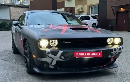 Dodge Challenger III рестайлинг 2, 2019 год, 5 000 000 рублей, 2 фотография