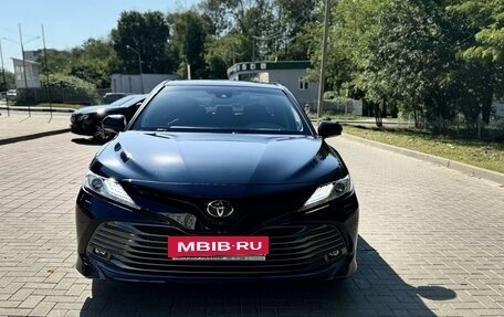 Toyota Camry, 2018 год, 3 170 000 рублей, 6 фотография