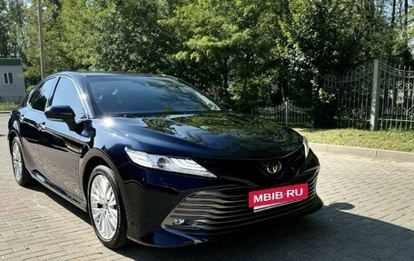 Toyota Camry, 2018 год, 3 170 000 рублей, 9 фотография