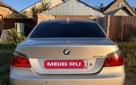 BMW 5 серия, 2004 год, 970 000 рублей, 3 фотография