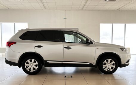 Mitsubishi Outlander III рестайлинг 3, 2018 год, 2 050 000 рублей, 4 фотография