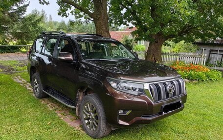 Toyota Land Cruiser Prado 150 рестайлинг 2, 2020 год, 5 560 000 рублей, 3 фотография