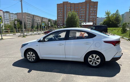 Hyundai Solaris II рестайлинг, 2021 год, 1 680 000 рублей, 6 фотография