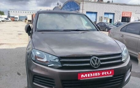 Volkswagen Touareg III, 2013 год, 2 399 999 рублей, 2 фотография