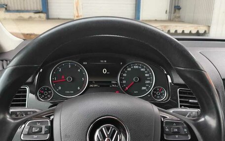 Volkswagen Touareg III, 2013 год, 2 399 999 рублей, 10 фотография