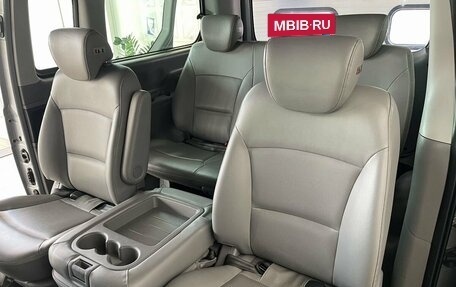 Hyundai Grand Starex Grand Starex I рестайлинг 2, 2017 год, 2 799 000 рублей, 9 фотография