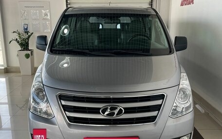 Hyundai Grand Starex Grand Starex I рестайлинг 2, 2017 год, 2 799 000 рублей, 2 фотография