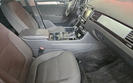 Volkswagen Touareg III, 2011 год, 2 035 000 рублей, 12 фотография