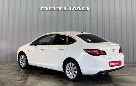 Opel Astra J, 2013 год, 7 фотография