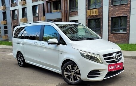 Mercedes-Benz V-Класс, 2017 год, 5 350 000 рублей, 2 фотография