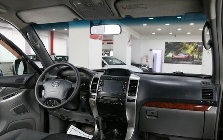 Toyota Land Cruiser Prado 120 рестайлинг, 2004 год, 1 599 000 рублей, 5 фотография