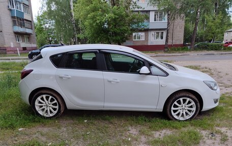 Opel Astra J, 2010 год, 1 000 000 рублей, 2 фотография