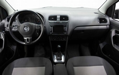 Volkswagen Polo VI (EU Market), 2012 год, 15 фотография