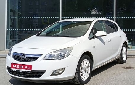 Opel Astra J, 2012 год, 740 000 рублей, 1 фотография