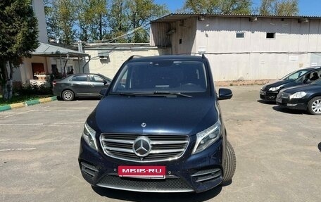 Mercedes-Benz V-Класс, 2018 год, 5 700 000 рублей, 2 фотография