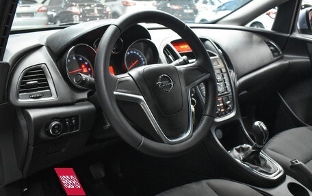 Opel Astra J, 2012 год, 15 фотография