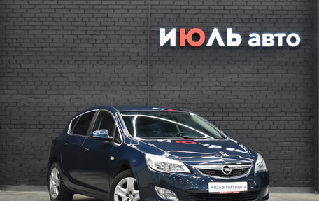 Opel Astra J, 2011 год, 970 000 рублей, 3 фотография