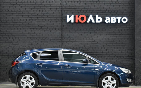 Opel Astra J, 2011 год, 970 000 рублей, 9 фотография