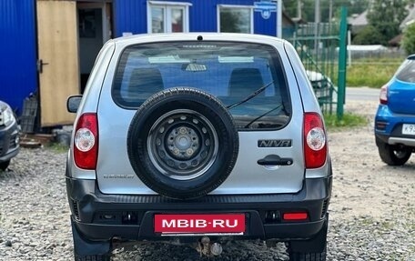 Chevrolet Niva I рестайлинг, 2016 год, 820 000 рублей, 6 фотография