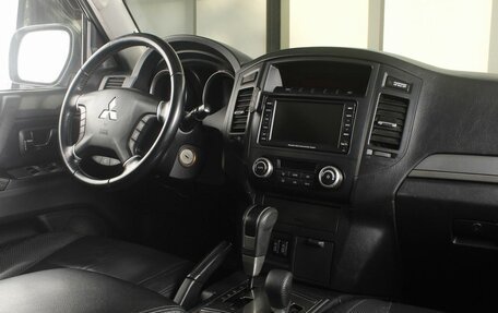 Mitsubishi Pajero IV, 2011 год, 2 449 995 рублей, 10 фотография