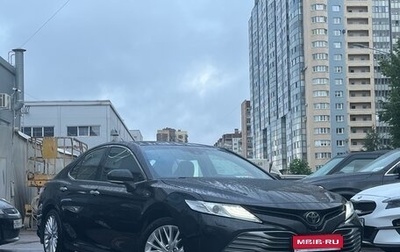 Toyota Camry, 2018 год, 2 799 000 рублей, 1 фотография