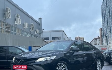 Toyota Camry, 2018 год, 2 799 000 рублей, 3 фотография