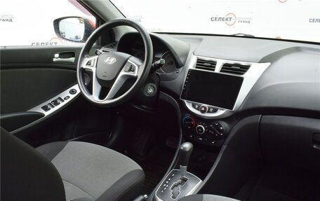 Hyundai Solaris II рестайлинг, 2011 год, 5 фотография