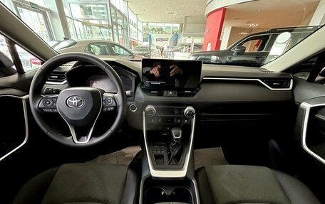 Toyota RAV4, 2024 год, 4 990 000 рублей, 15 фотография