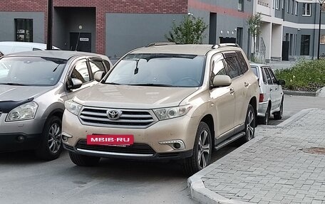 Toyota Highlander III, 2011 год, 2 фотография