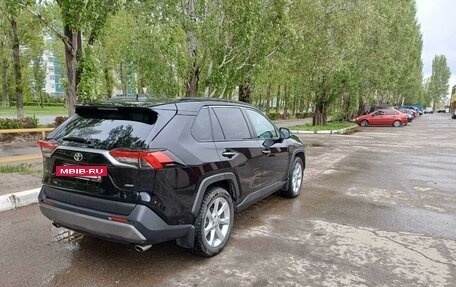 Toyota RAV4, 2021 год, 3 700 000 рублей, 4 фотография