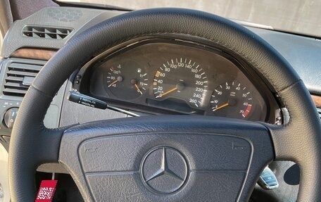 Mercedes-Benz E-Класс, 1996 год, 690 000 рублей, 19 фотография