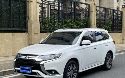 Mitsubishi Outlander III рестайлинг 3, 2021 год, 2 600 000 рублей, 1 фотография