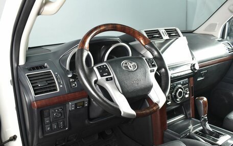 Toyota Land Cruiser Prado 150 рестайлинг 2, 2015 год, 4 199 995 рублей, 9 фотография