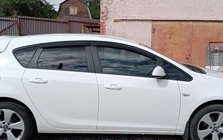 Opel Astra J, 2011 год, 4 фотография