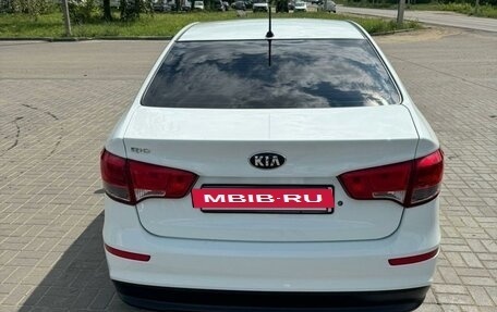 KIA Rio III рестайлинг, 2016 год, 4 фотография