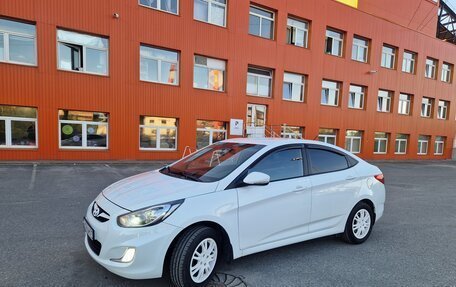 Hyundai Solaris II рестайлинг, 2012 год, 860 000 рублей, 2 фотография