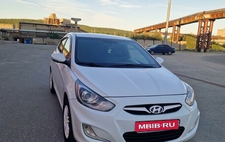 Hyundai Solaris II рестайлинг, 2012 год, 860 000 рублей, 8 фотография