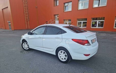 Hyundai Solaris II рестайлинг, 2012 год, 860 000 рублей, 16 фотография