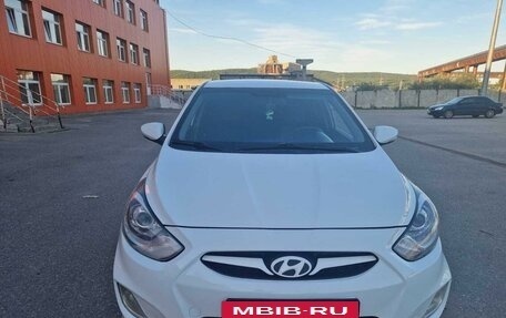 Hyundai Solaris II рестайлинг, 2012 год, 860 000 рублей, 7 фотография