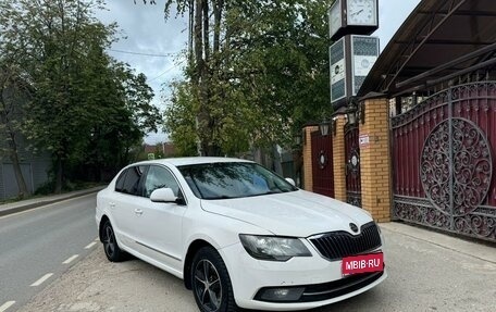 Skoda Superb III рестайлинг, 2013 год, 980 000 рублей, 1 фотография