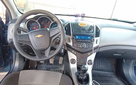 Chevrolet Cruze II, 2013 год, 950 000 рублей, 9 фотография