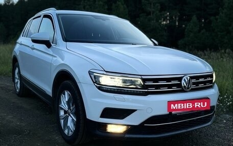 Volkswagen Tiguan II, 2017 год, 2 580 000 рублей, 2 фотография