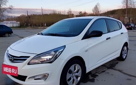 Hyundai Solaris II рестайлинг, 2014 год, 1 050 000 рублей, 2 фотография