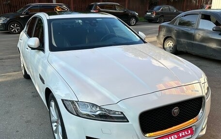 Jaguar XF II, 2018 год, 4 500 000 рублей, 4 фотография