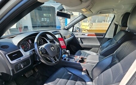 Volkswagen Touareg III, 2015 год, 3 099 000 рублей, 6 фотография